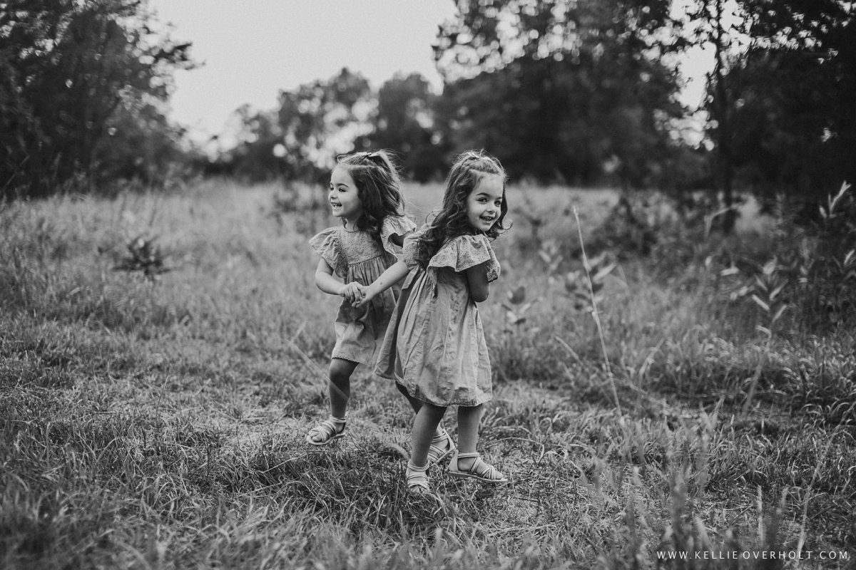 Summer sibling photos at Kensington Metropark, Milford