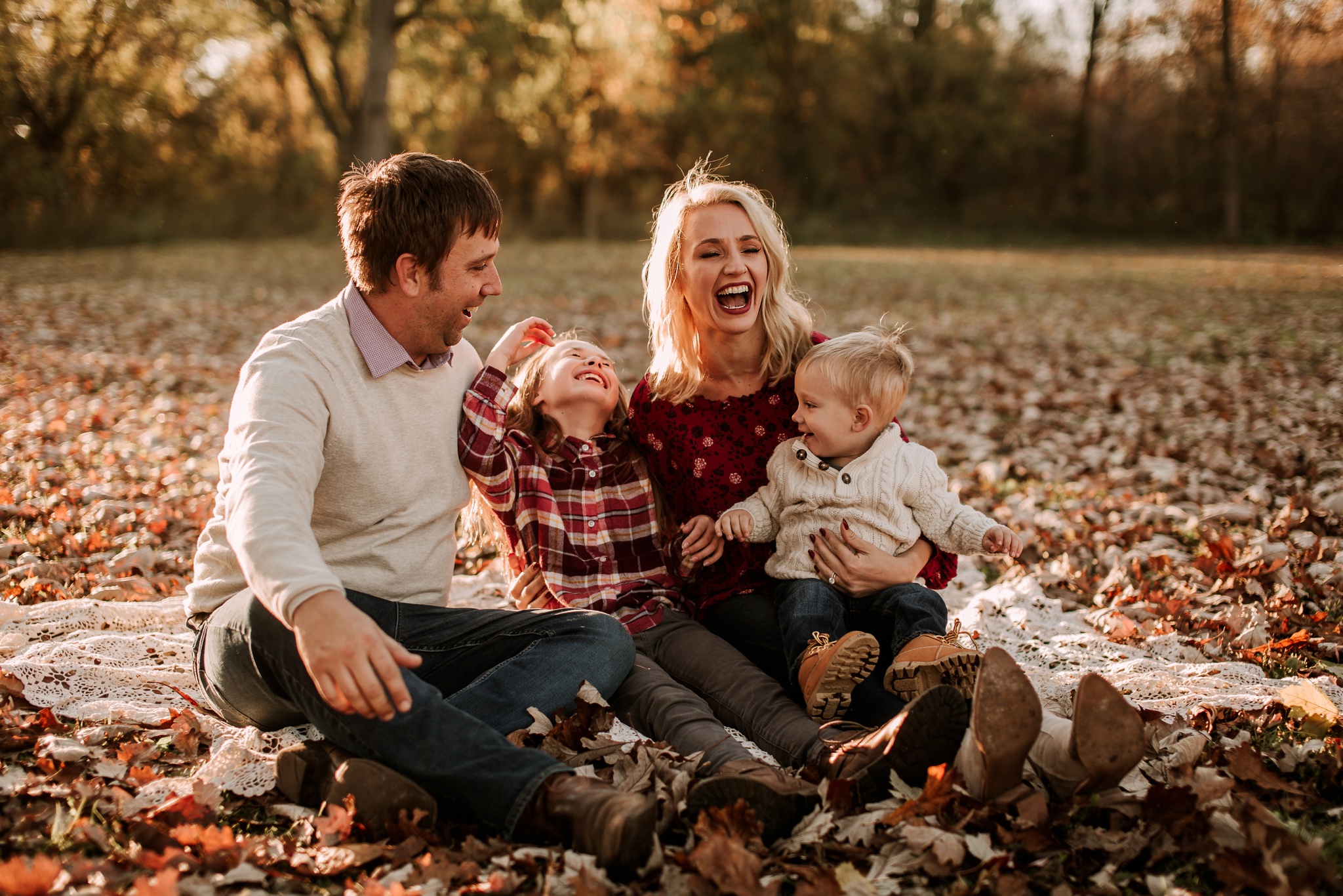 HAPPY FAMILY PHOTOS NEW HUDSON MICHIGAN