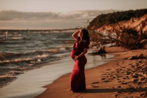 MICHIGAN BEACH MATERNITY SESSION