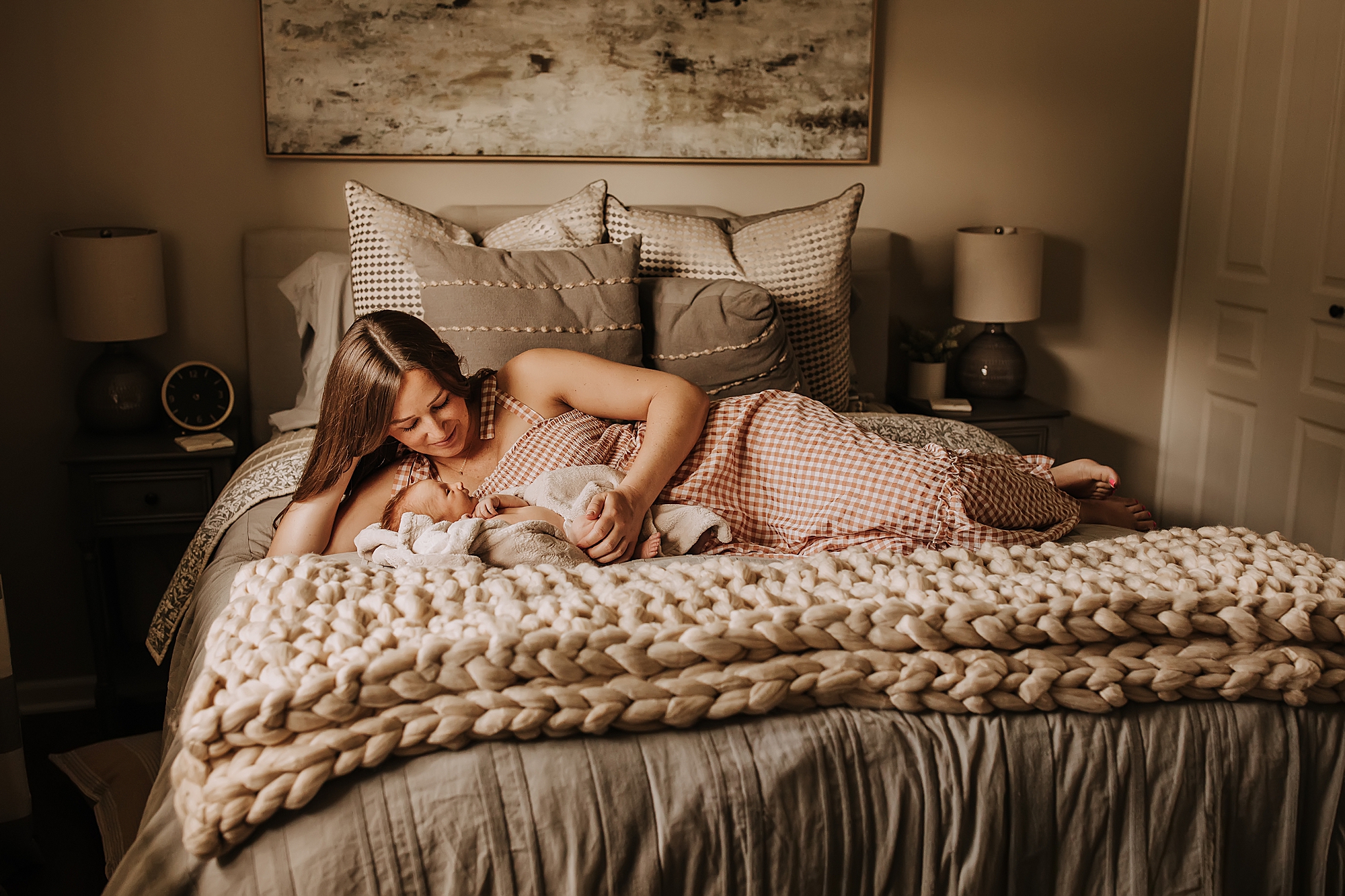 mother daughter newborn photos