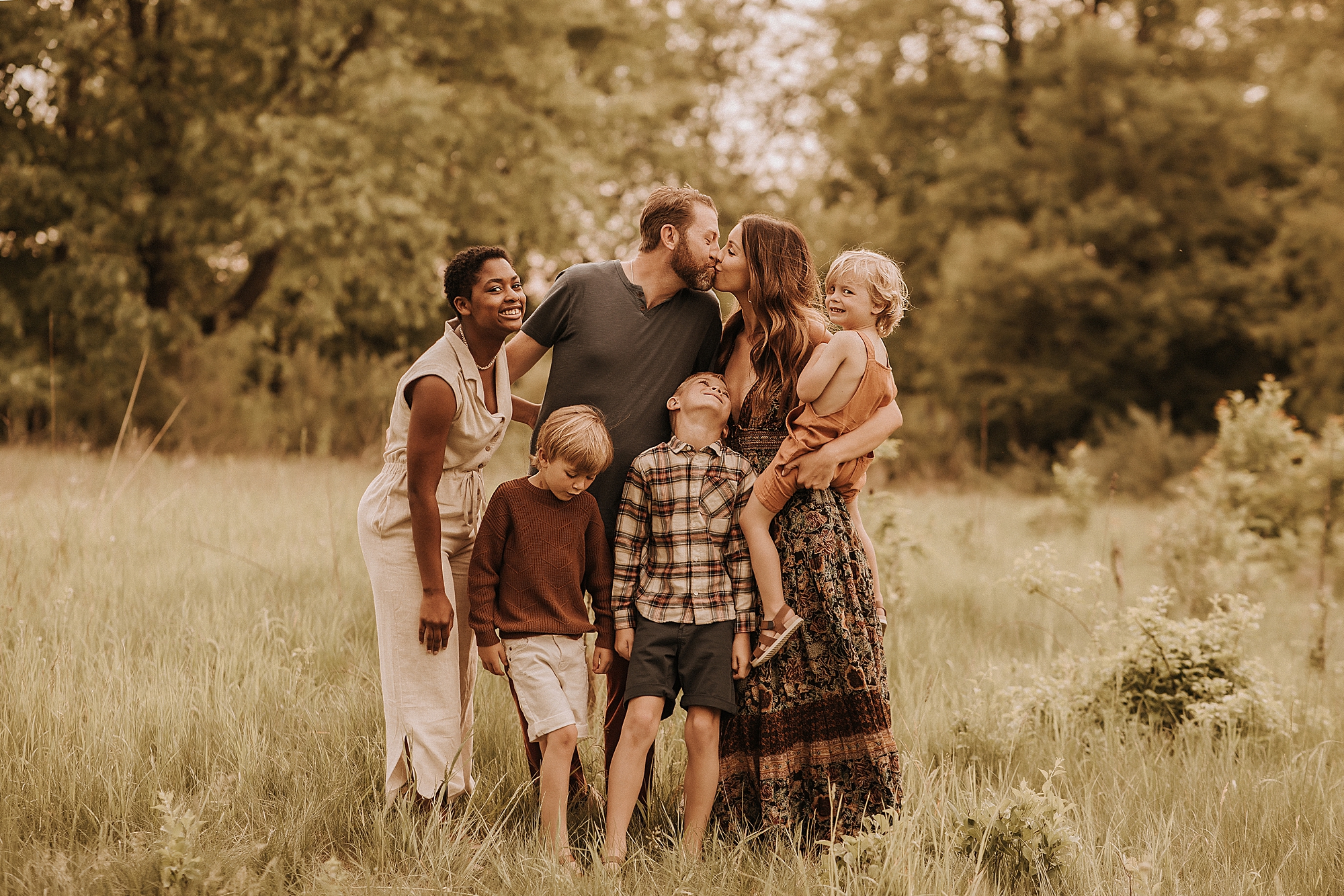 NATURAL FAMILY PHOTOGRAPHY BY KELLIE OVERHOLT PHOTOGRAPHY