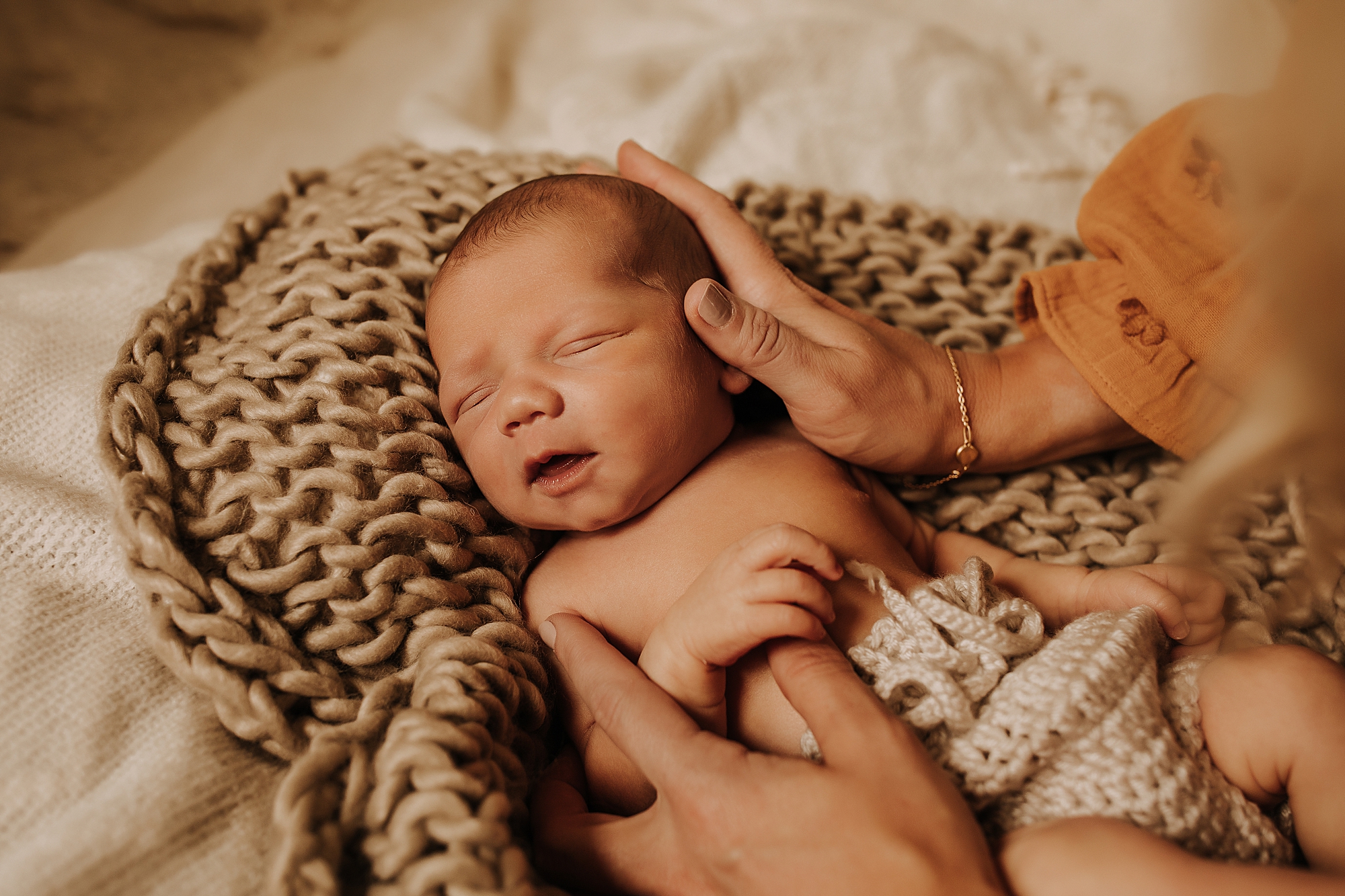 LIFESTYLE NEWBORN PHOTOGRAPHY HARTLAND MI