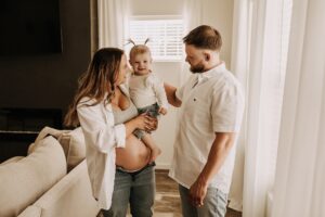 family maternity photographer fenton mi