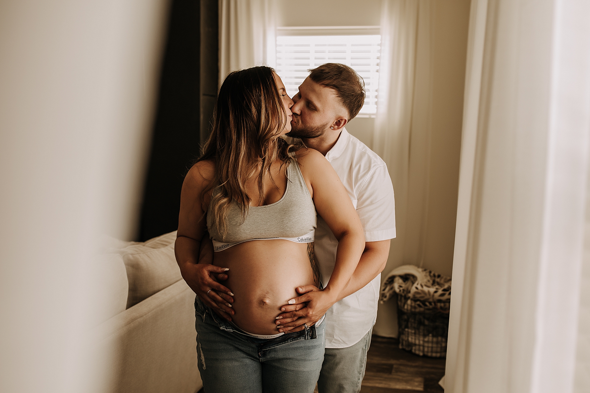 relaxed maternity photos michigan