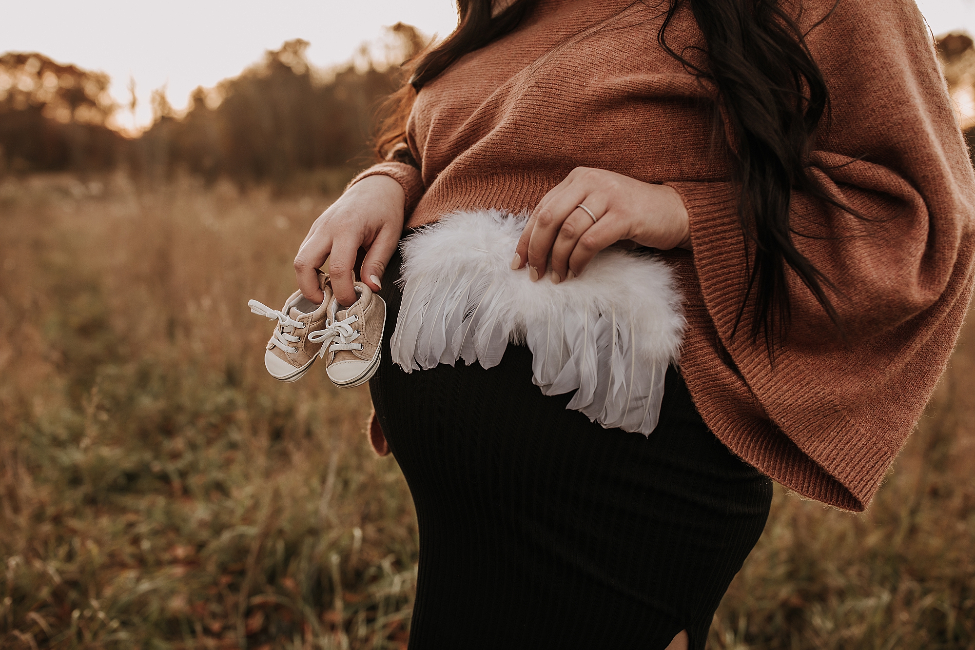 maternity pics angel wings