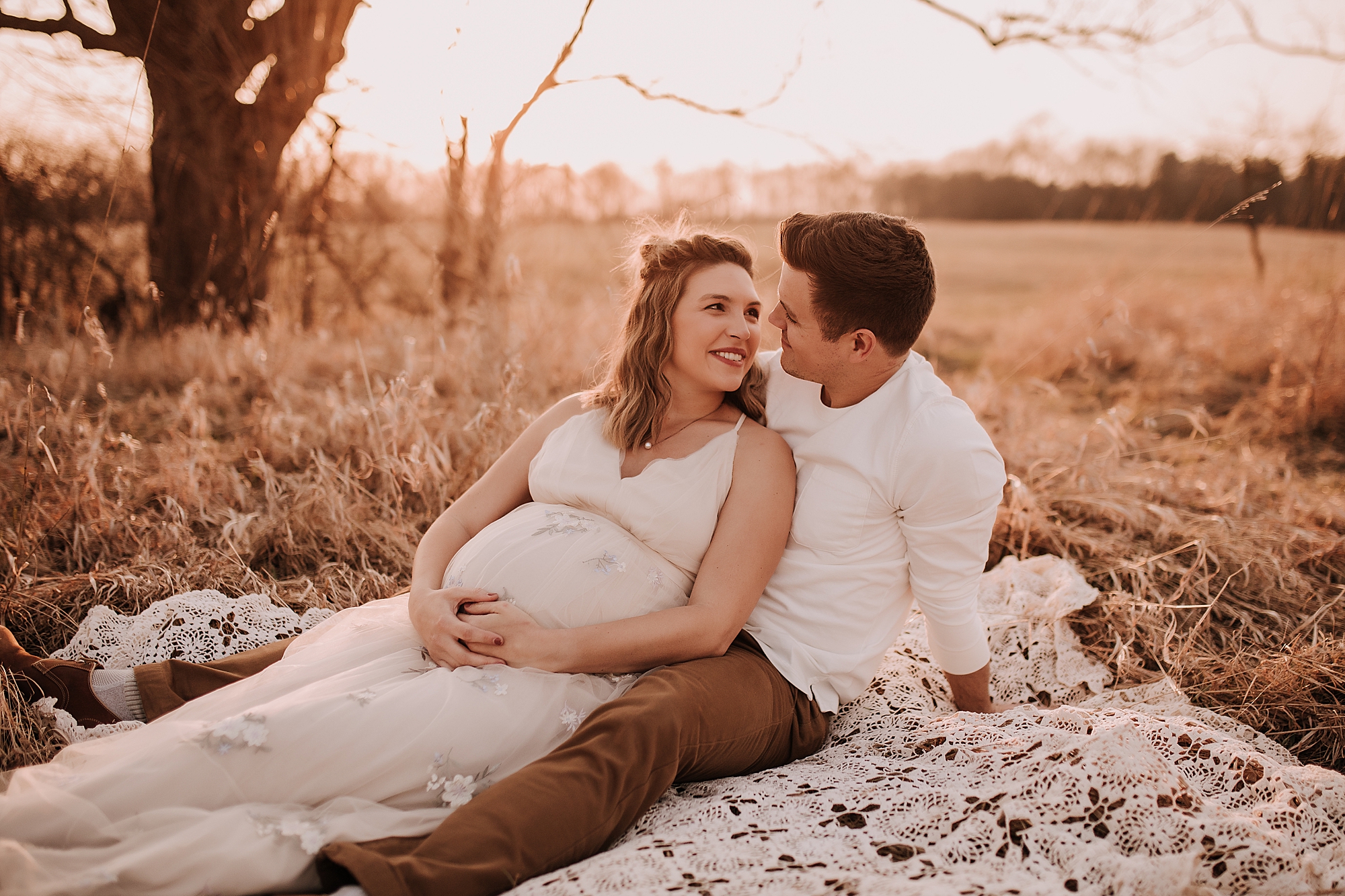 relaxed maternity photographer michigan