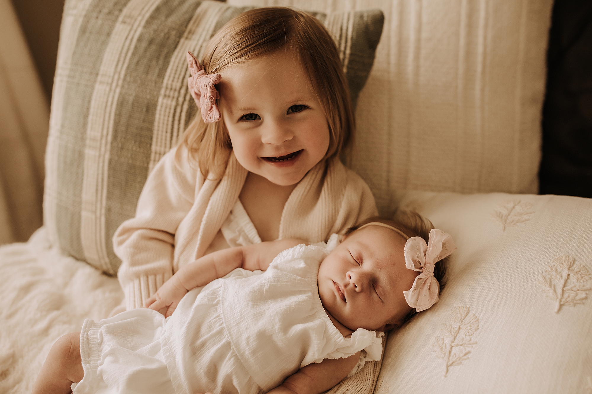 sibling newborn photos