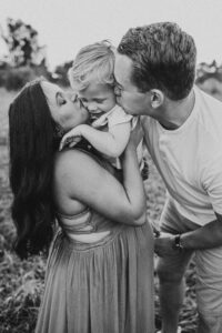 NATURAL METRO DETROIT FAMILY PHOTOGRAPHER BY KELLIE OVERHOLT PHOTOGRAPHY