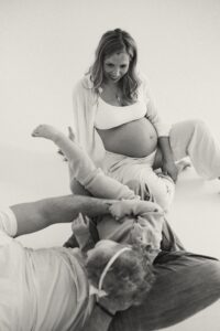 fun maternity pictures mi
