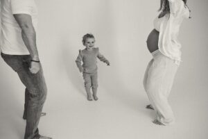maternity photos in studio mi
