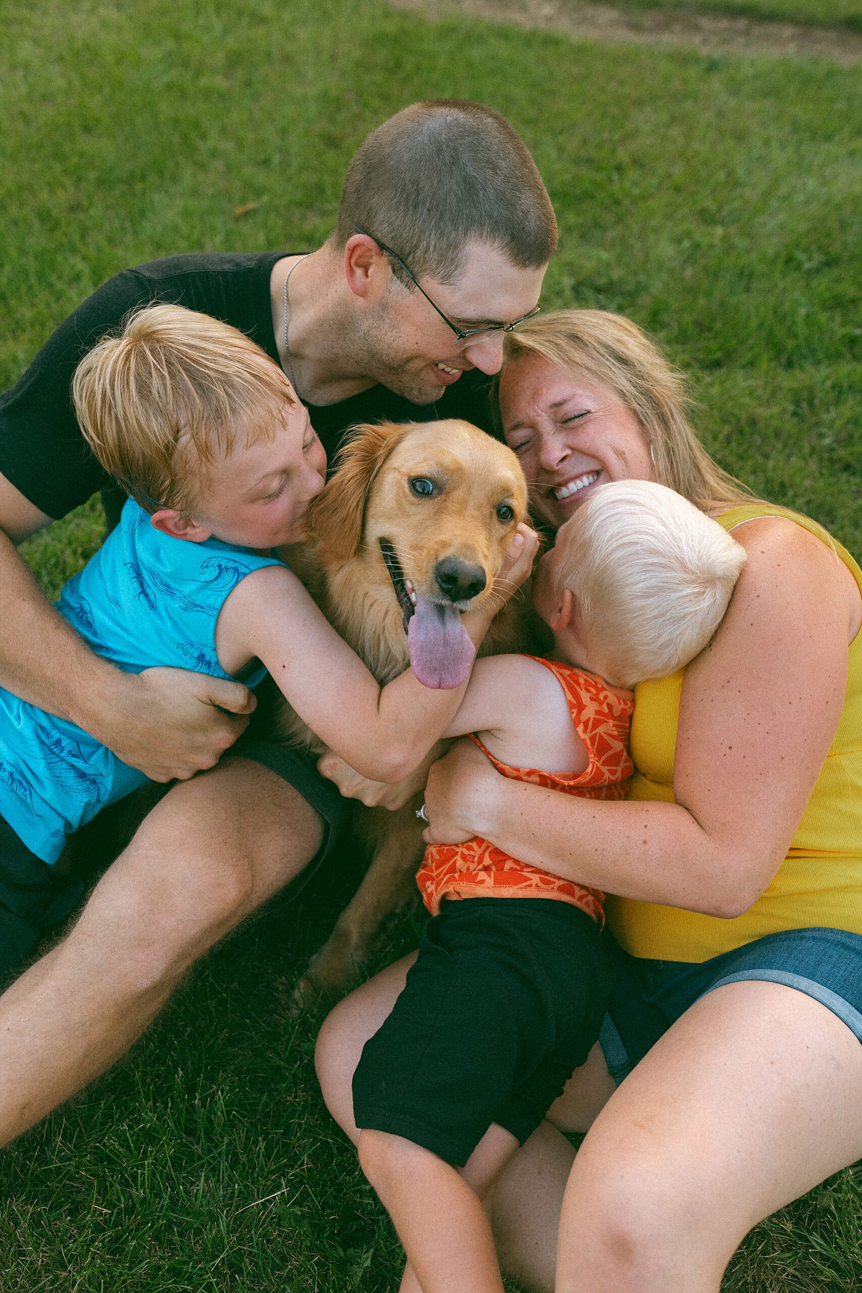 Relaxed Family Pictures MI